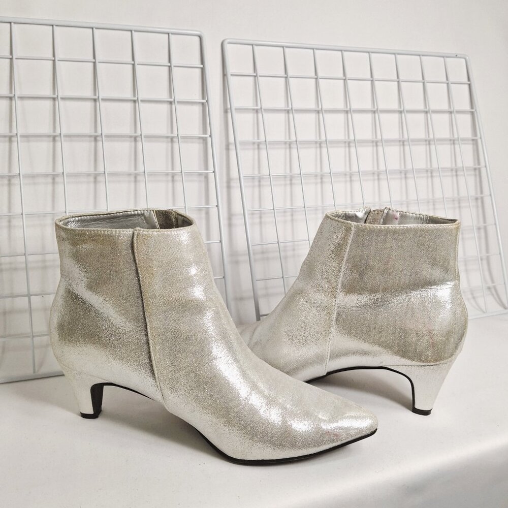 Silver Kitten Heel Pointed Toe Ankle Boot Bootie Metallic Glitter Sz 8 Zipper - Picture 2 of 14